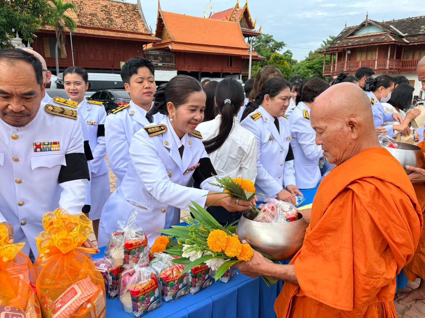title - ปฏิรูปที่ดินจังหวัดเพชรบุรี มอบหมายให้ นางสาวนงลักษณ์ เล็กน้อย เจ้าพนักงานธุรการชำนาญงาน และเจ้าหน้าที่ ส.ป.ก.เพชรบุรี ร่วมพิธีบำเพ็ญกุศลปัญญาสมวาร (50 วัน) อุทิศถวายพระกุศลแด่ สมเด็จพระเจ้าลูกเธอ เจ้าฟ้าพัชรกิติยาภา นเรนทิราเทพยวดี กรมหลวงราชสาริณีสิริพัชร มหาวัชรราชธิดา